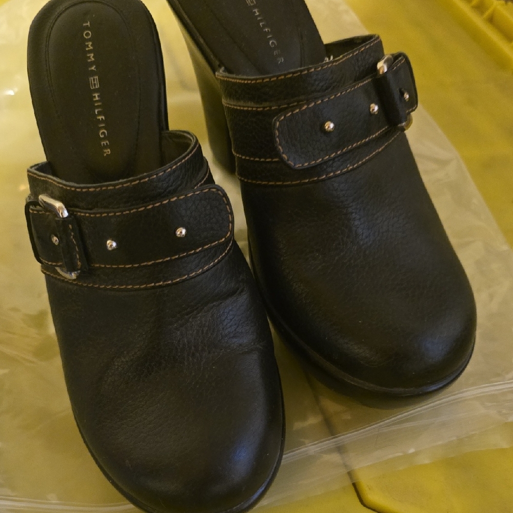 Tommy Hilfiger Black Leather Mules